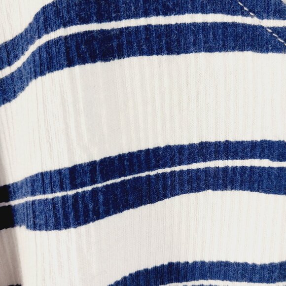 Lands End, Navy & White Stripe Short Sleeve Tee Slightly Ribbed Fabric Preppy XS - Picture 3 of 12